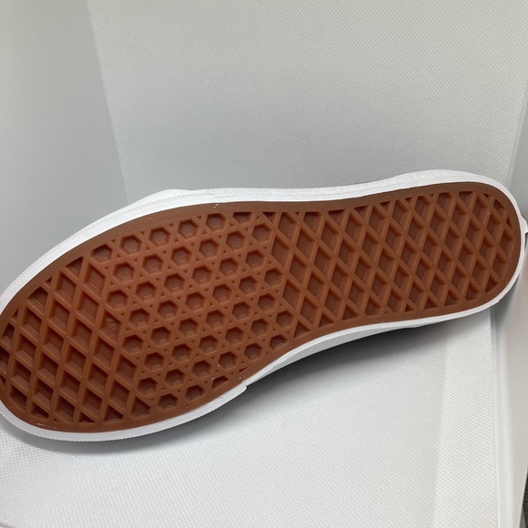 Vans for boys size 4. Black, white and red. - Picture 4 of 4